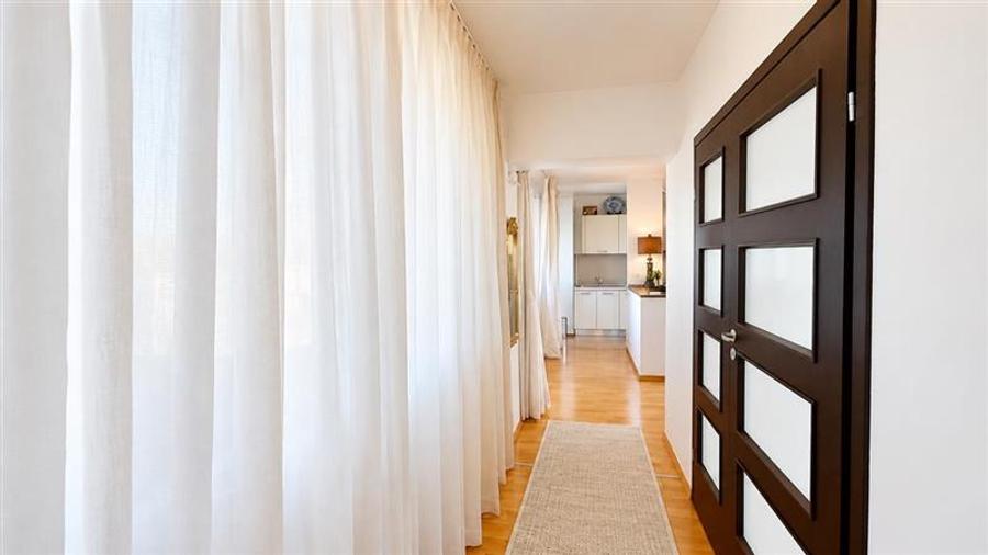 Apartament cu 2 camere decomandat, mobilat în Astra