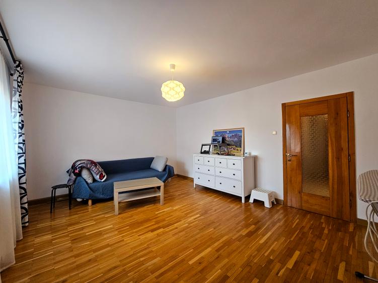 Apartament cu 3 camere decomandat, mobilat în Nerva Traian