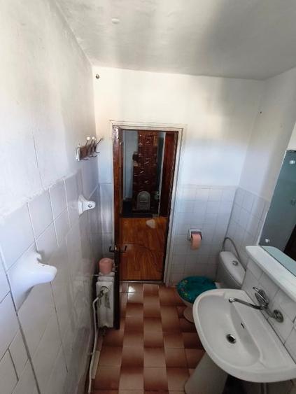 Apartament cu 3 camere semidecomandat, mobilat în Dărmănești