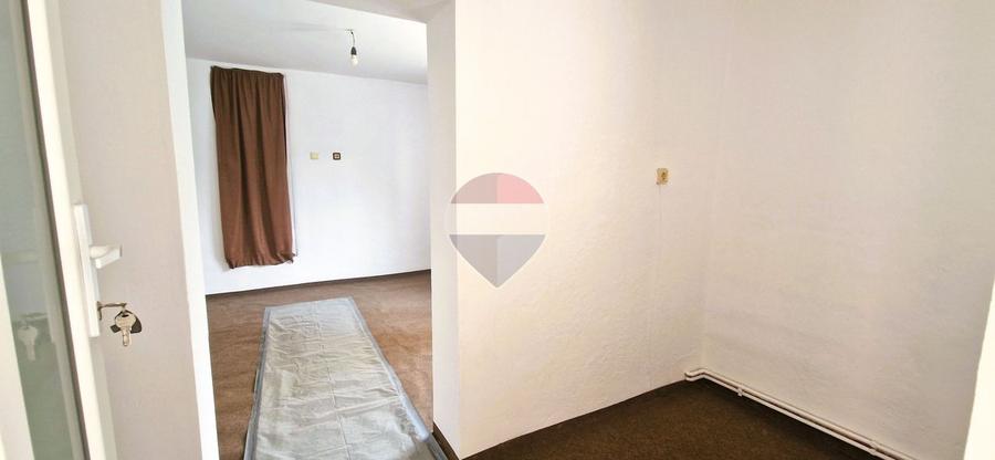 Casă individuală cu 4 camere cu Teren 299 Mp în Șega
