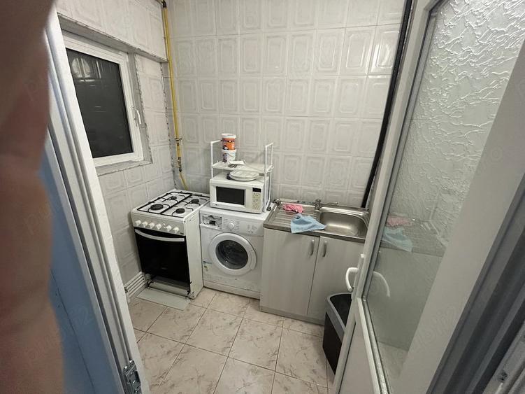 Garsonieră decomandată în Central
