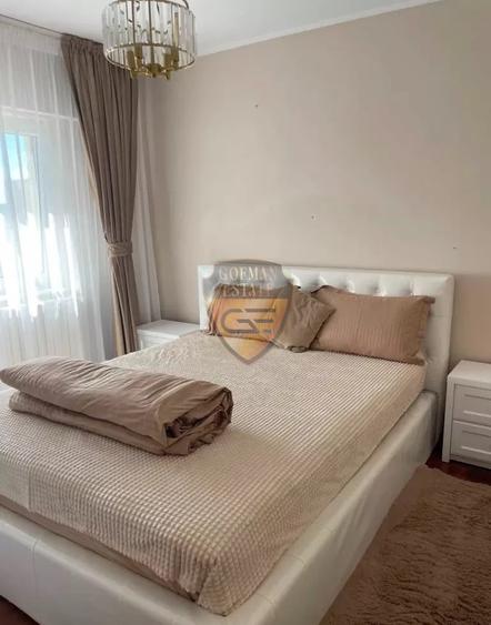Apartament cu 4 camere decomandat în Faleza Nord