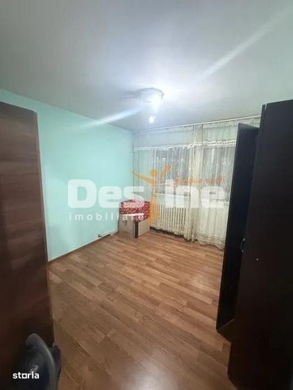 Apartament cu 4 camere decomandat în Central