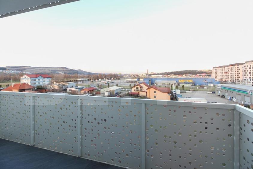 Apartament cu 2 camere semidecomandat, mobilat în Florești