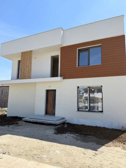 Casă individuală cu 5 camere cu Canalizare în Chiajna