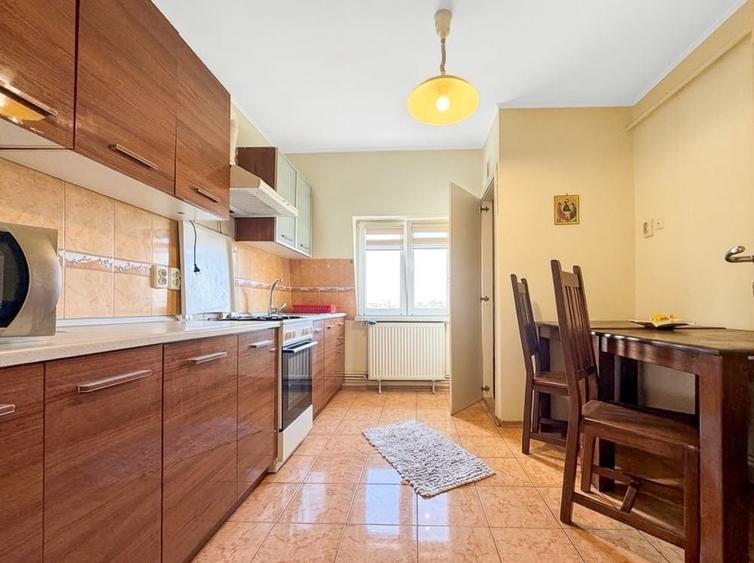 Apartament cu 3 camere în Nicolina