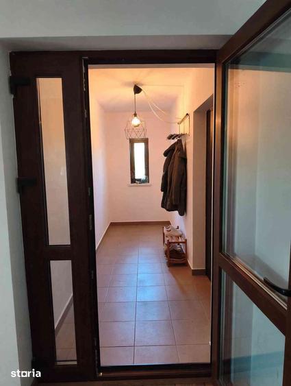 Casă cu 4 camere decomandat cu Teren 441 Mp în Săbăreni