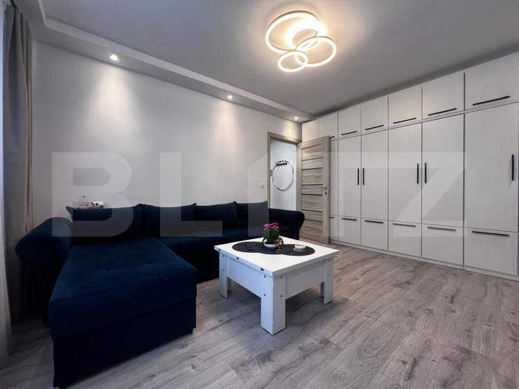 Apartament cu 3 camere semidecomandat, mobilat în Codlea
