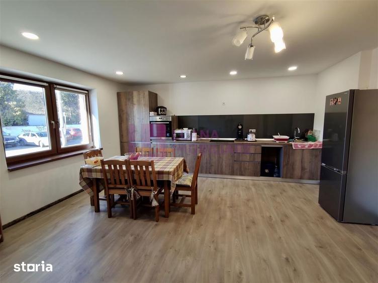 Casă cu 7 camere cu Teren 1540 Mp în Turnișor