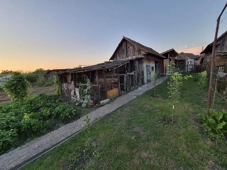 Casă cu 2 camere cu Teren 600 Mp în Central