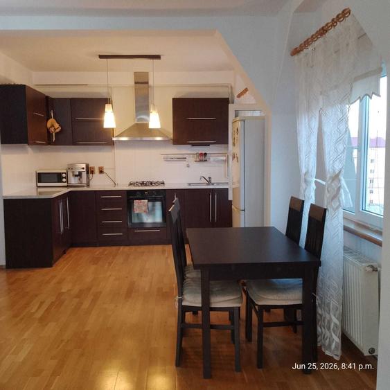 Apartament cu 3 camere decomandat în Ludoș
