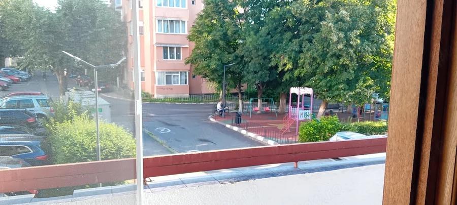 Apartament cu 2 camere decomandat în Traian