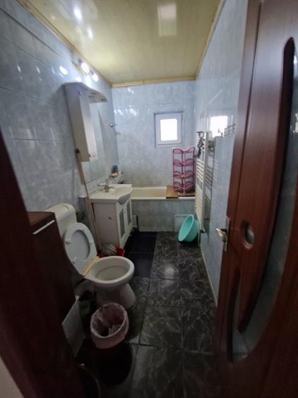 Apartament cu 4 camere decomandat în Colentina