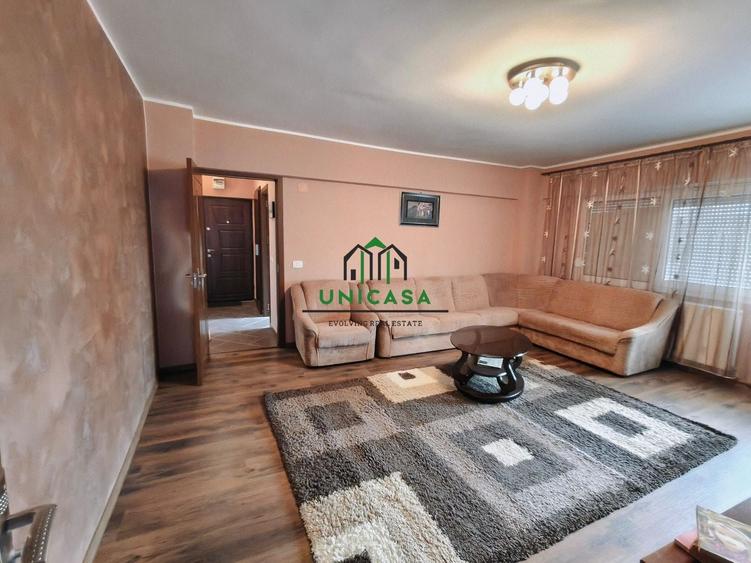 Apartament cu 3 camere decomandat în Central