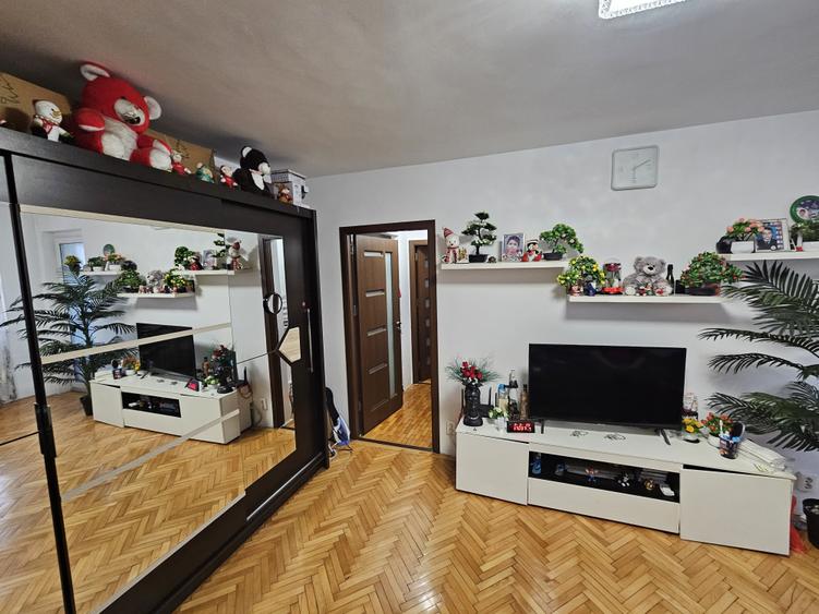 Apartament cu 2 camere semidecomandat, mobilat în Veteranilor
