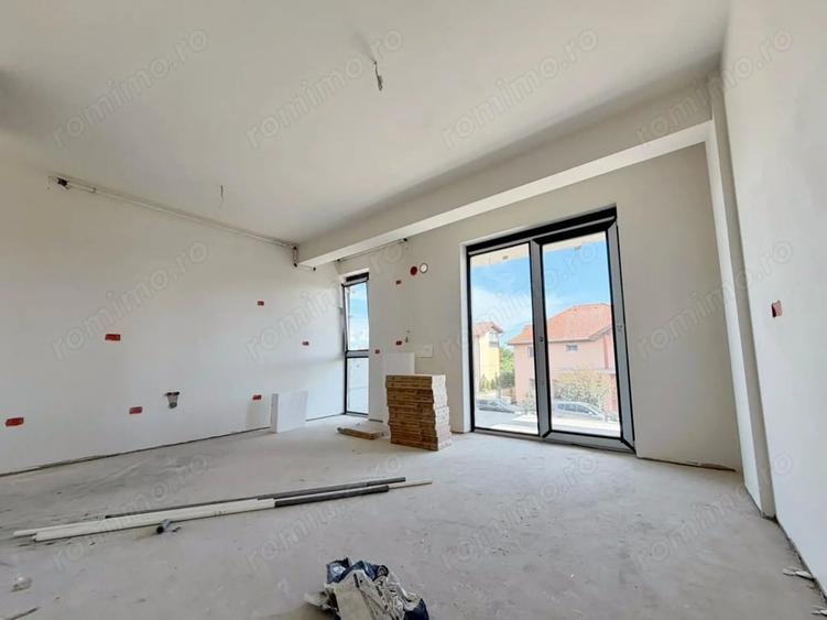 Apartament cu 2 camere decomandat în Plopi