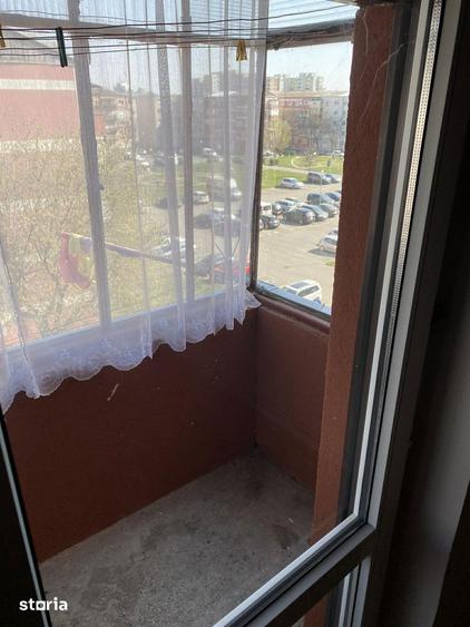Apartament cu 3 camere decomandat în Micro 16