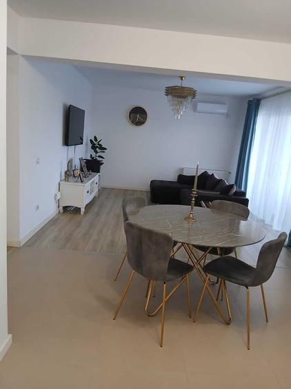 Apartament cu 3 camere decomandat în Păulești