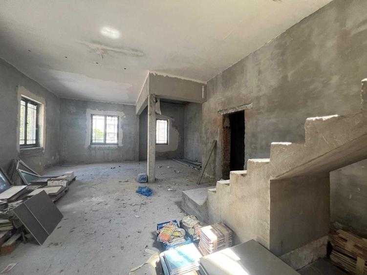 Casă cu 4 camere în Ultracentral