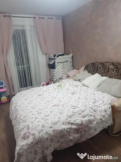 Apartament cu 3 camere semidecomandat în Iris