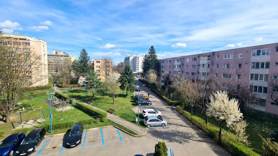 Apartament cu 2 camere semidecomandat, mobilat în Gării