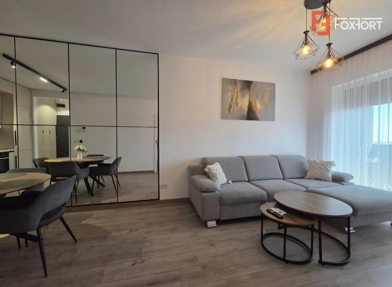 Apartament cu 2 camere semidecomandat, mobilat în Intim