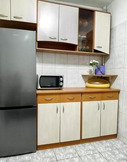 Apartament cu 3 camere decomandat, mobilat în City Park Mall