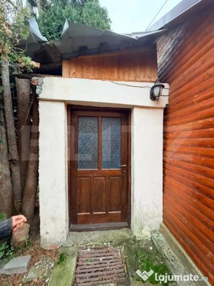 Casă cu 7 camere cu Teren 2285 Mp în Tohanu Vechi