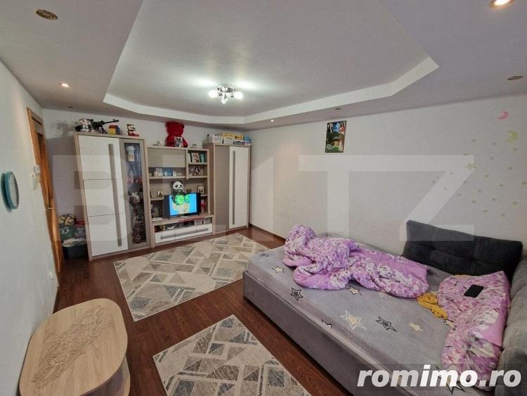 Apartament cu 3 camere decomandat în Ampoi 2