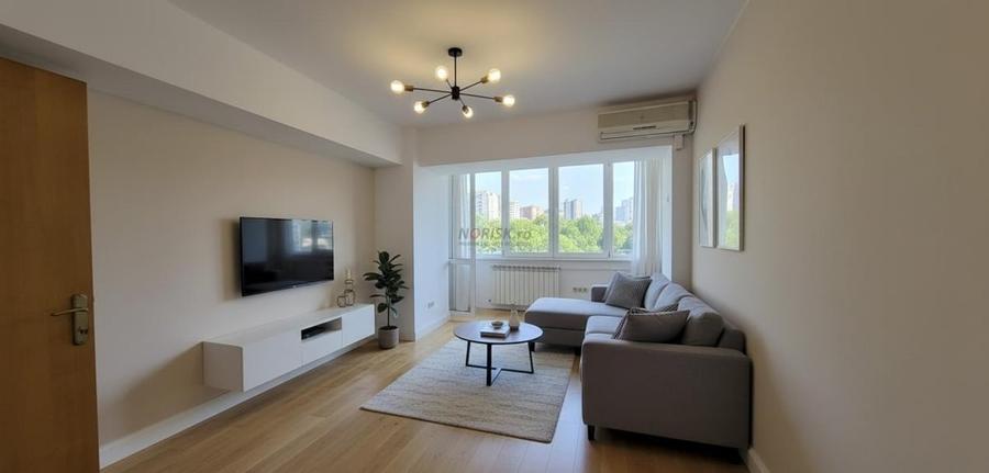 Apartament cu 4 camere semidecomandat în Lacul Tei