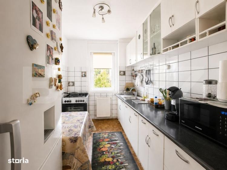 Apartament cu 3 camere semidecomandat, mobilat în Astra