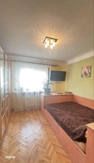 Apartament cu 4 camere decomandat în Gării