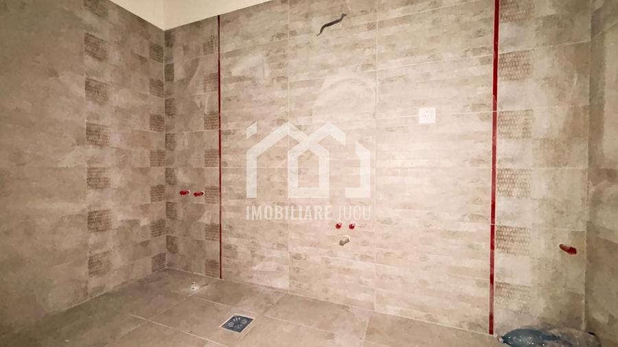 Apartament cu 3 camere semidecomandat în Jucu de Mijloc