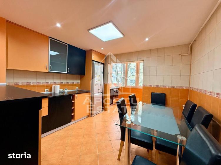 Apartament cu 4 camere, mobilat în Soarelui