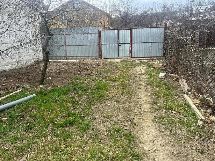 Teren de 300 mp, în Vrancea