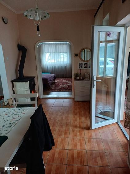 Casă cu 3 camere cu Teren 1938 Mp în Ernei
