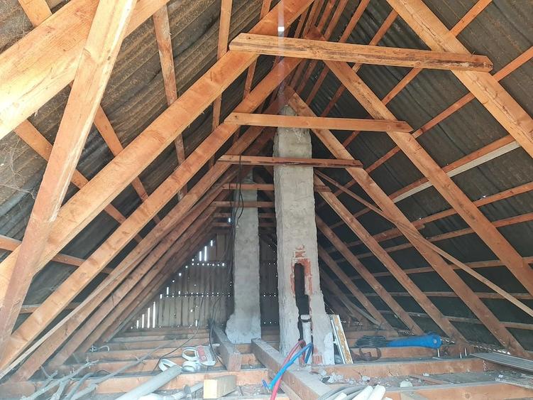 Casă cu 2 camere cu Teren 318 Mp în Central