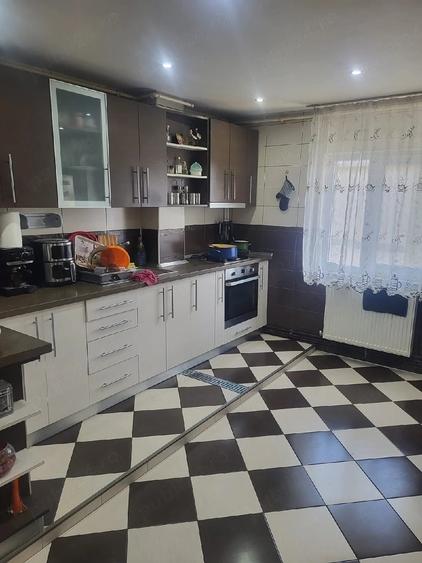 Apartament cu 2 camere decomandat în Vinga