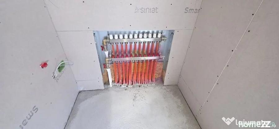 Apartament cu 4 camere decomandat în Central