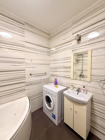 Apartament cu 2 camere semidecomandat, mobilat în Florești