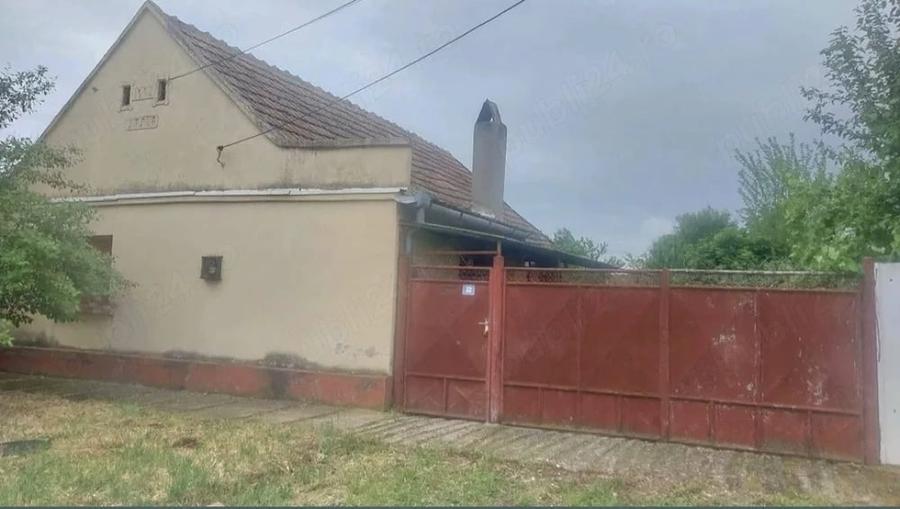 Casa cu teren de vanzare - 1