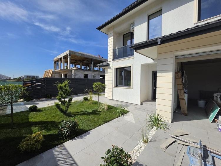 Casă cu 4 camere în Tunari