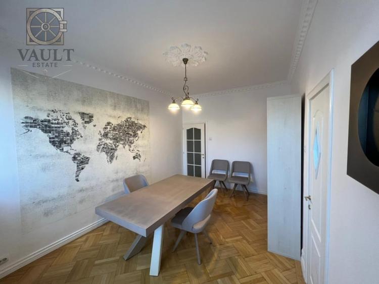 Apartament cu 4 camere decomandat, mobilat în Calea Victoriei