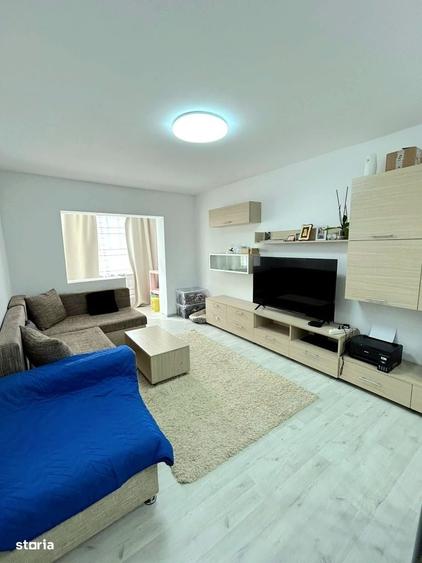 Apartament cu 4 camere decomandat în Sud