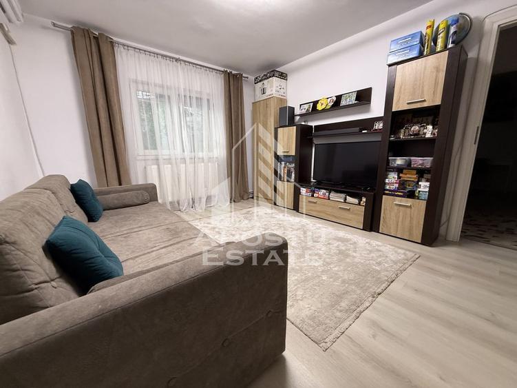 Apartament cu 2 camere semidecomandat, mobilat în Buziașului
