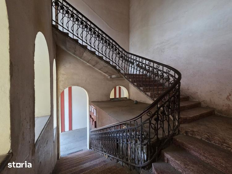 Apartament cu 4 camere în Central