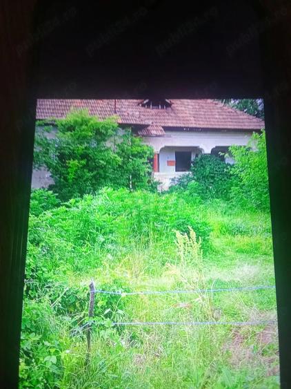 Casă cu 3 camere cu Teren 1700 Mp în Central