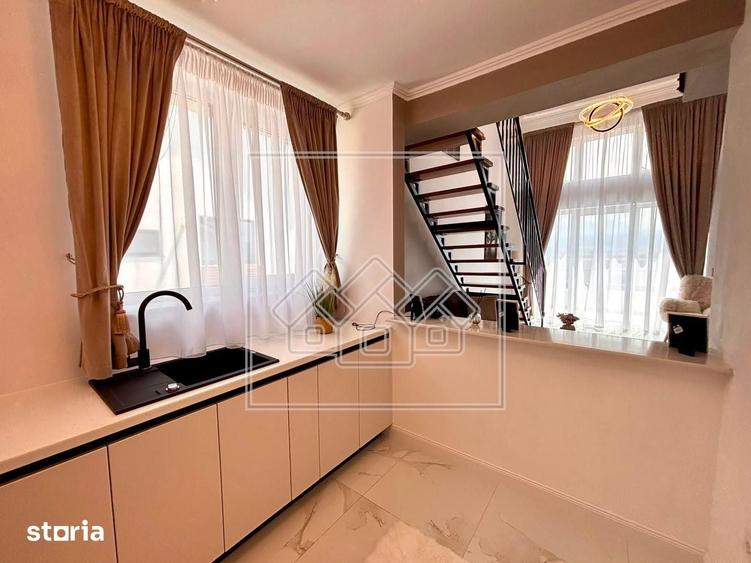 Apartament cu 5 camere în Central