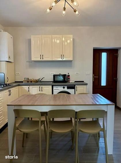 Casă cu 4 camere cu Teren 500 Mp în Central