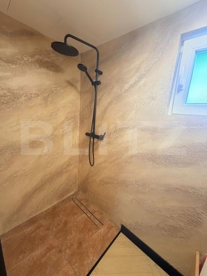 Casă individuală cu 5 camere cu Canalizare în Hărman